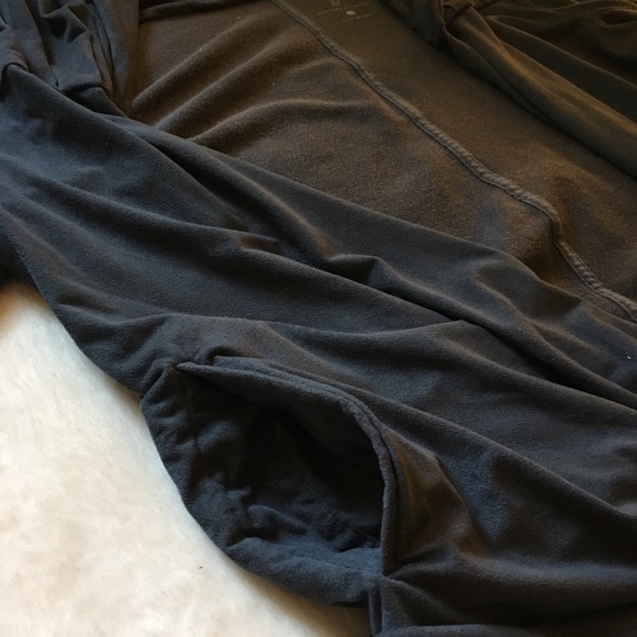 Blue suede draped cardigan with pockets! 🌲 - Picture 6 of 8